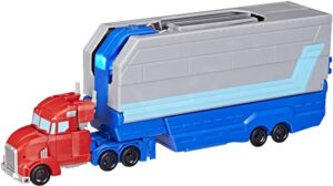 Hasbro Transformers speelgoed EarthSpark Optimus Prime Battle Trailer robot.