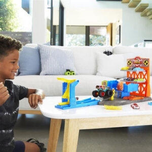 Hot Wheels Monster Trucks Blast Station Racebaan 10
