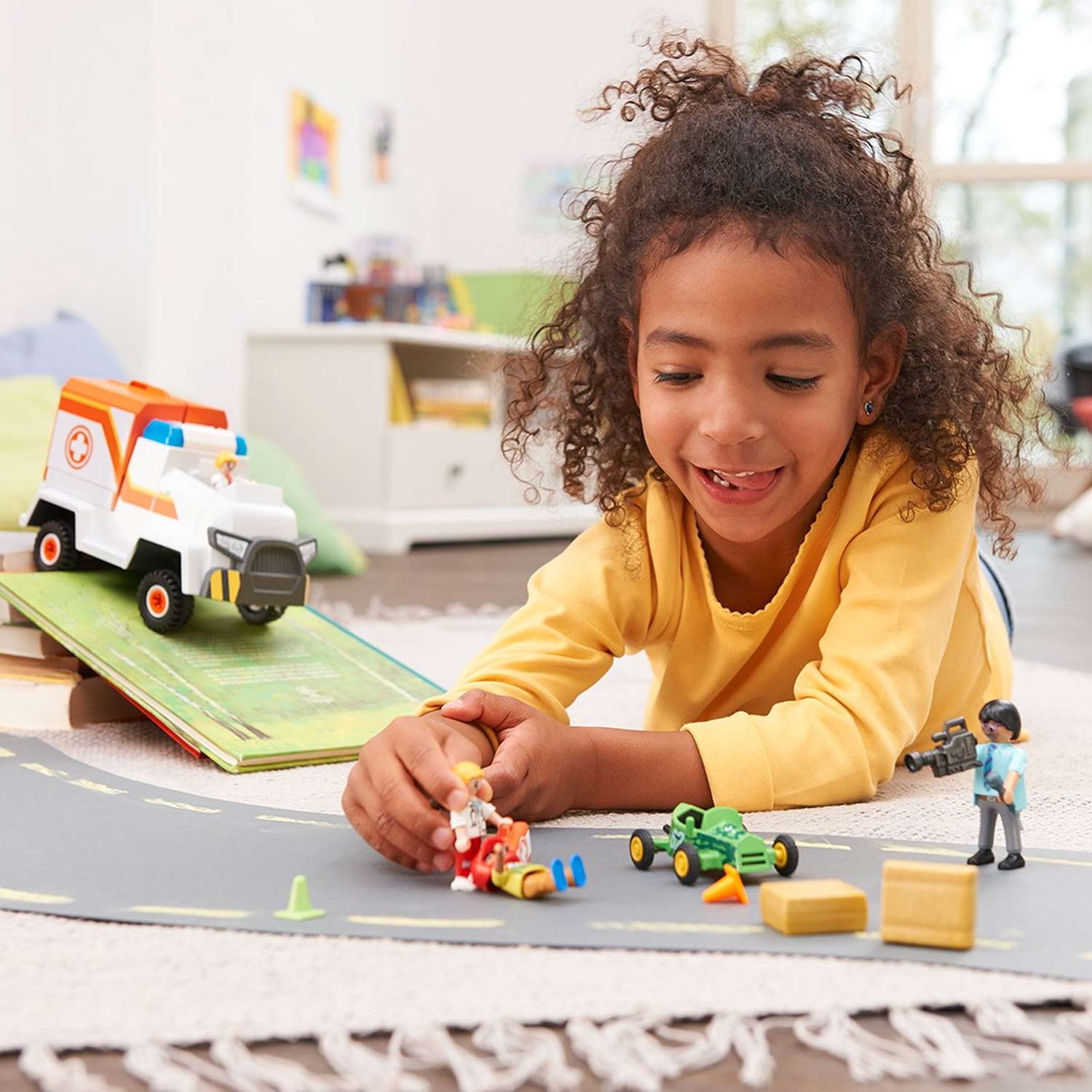 PLAYMOBIL Duck On Call Ambulance 70916 05